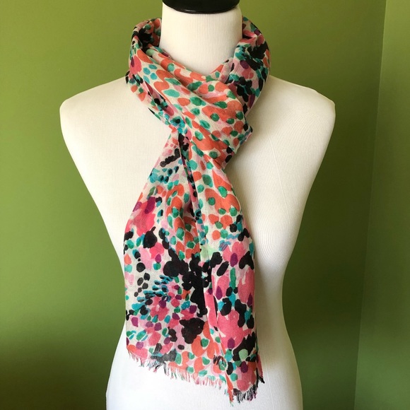Lilly Pulitzer Accessories - Lilly Pulitzer Murfette scarf in sweet nothings
